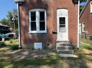 13 N 14th St, Belleville, IL 62220