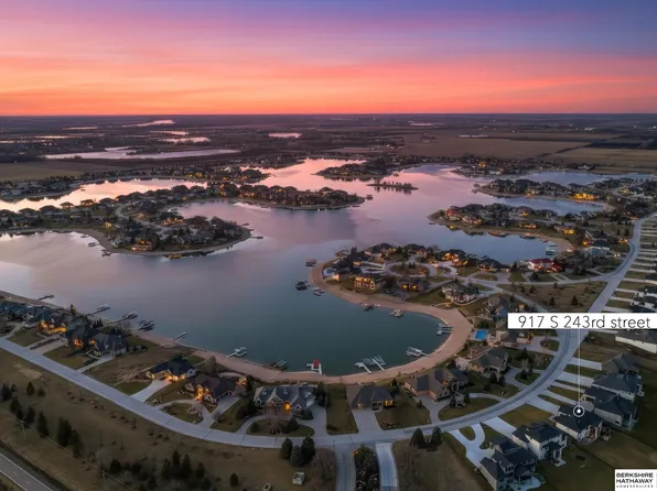 917 S 243rd St, Waterloo, NE 68069