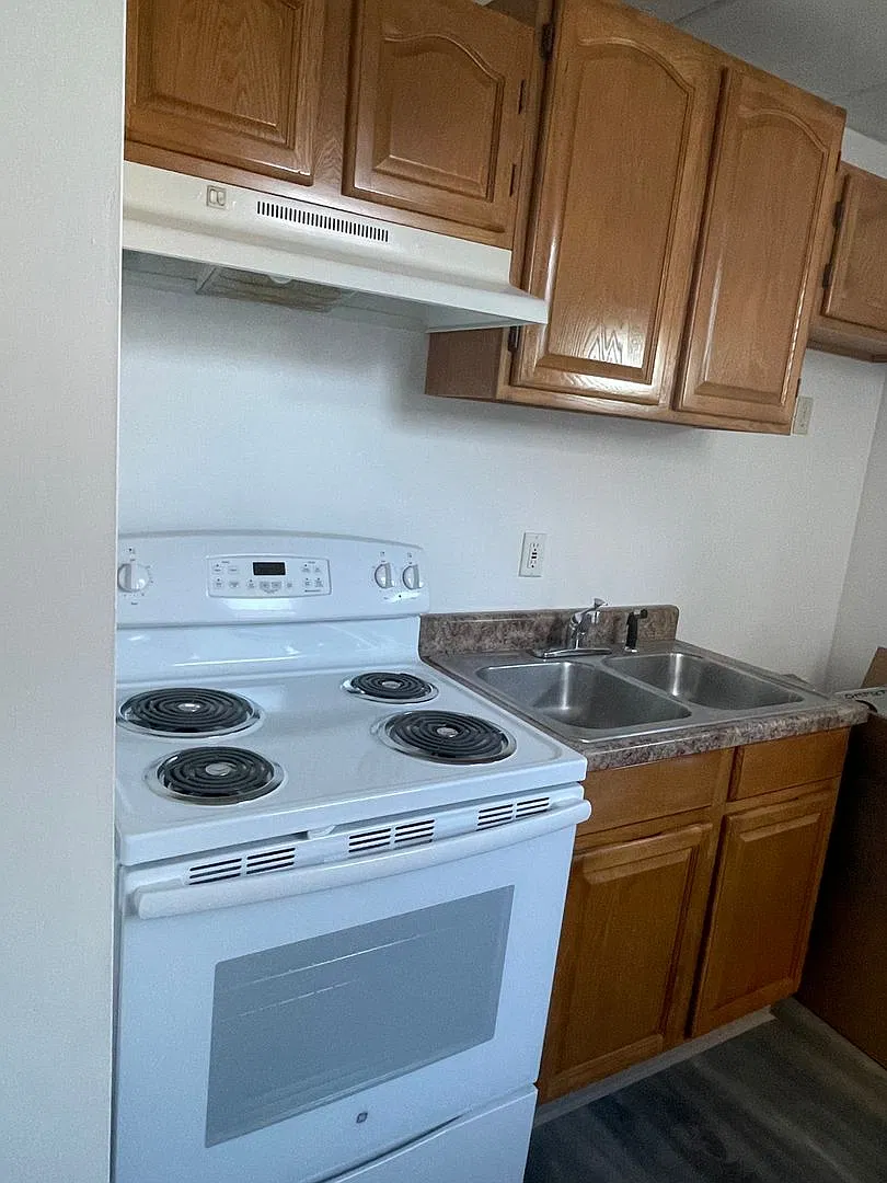 Charming Home for Rent in Slatington, PA Great Location Near Schools, Parks & Shopping! — Photo 2