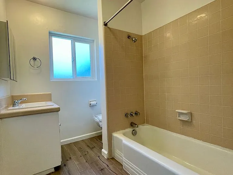 S. Magnolia-728 — Photo 10