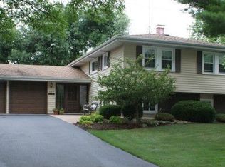 2S050 Valley Rd, Lombard, IL 60148