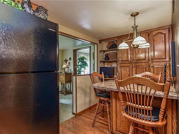4th image of 4420 Aspen Dr