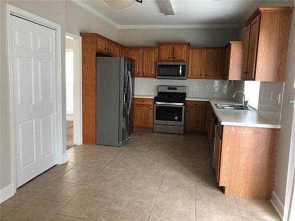 5th image of 752 Ashley Glen Ln