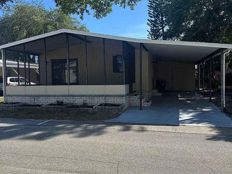 86 Pelican Dr N — Photo 2
