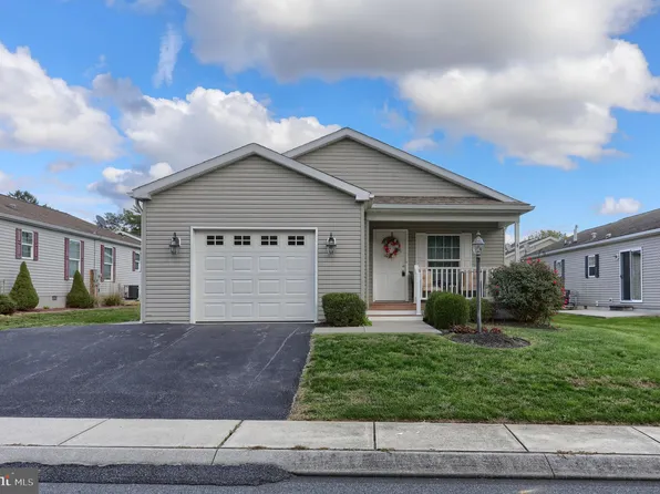 4 Millard Dr, Annville, PA 17003