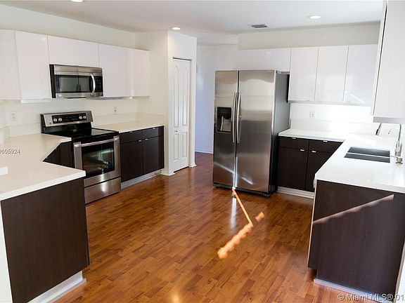 4th image of 5136 NW 112th Ct
