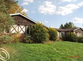 15020 Howlett Rd, Gregory, MI 48137