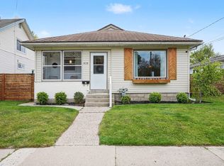 818 Norbert St NW, Grand Rapids, MI 49504