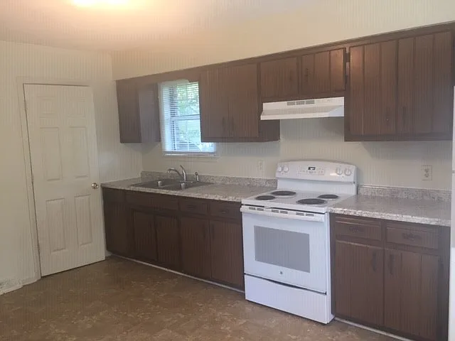 512 Longview Dr — Photo 6