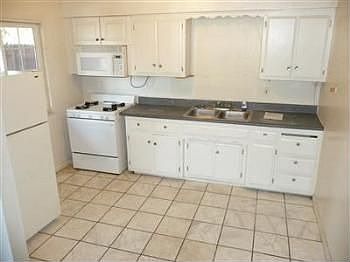 1st image of 3035 Connie Dr