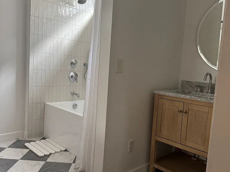 1109 Clairmonte Dr — Photo 8