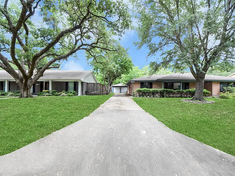 4422 Nenana Dr — Photo 44