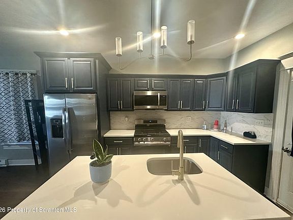 4th image of 916-918 Grandview St #916