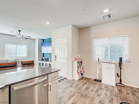 5th image of 4635 Ridgeley Ave #102