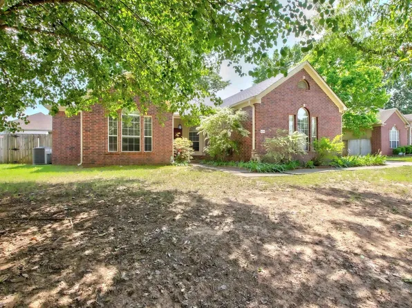 4208 Donna Dr, Benton, AR 72015