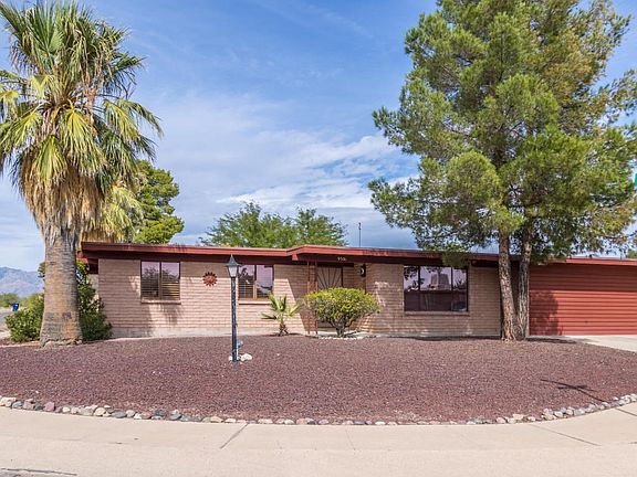 3rd image of 9301 E Pikes Peak Dr