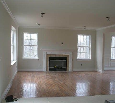 3rd image of 25 Wood Glen Dr