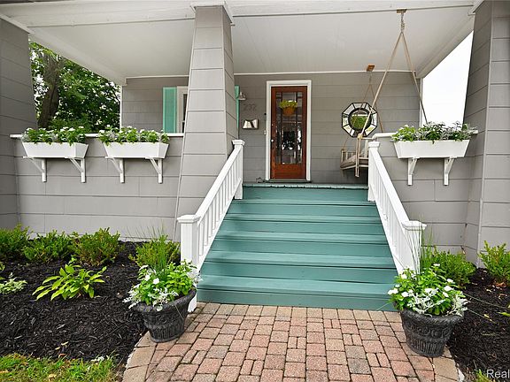 2nd image of 232 W Houstonia Ave