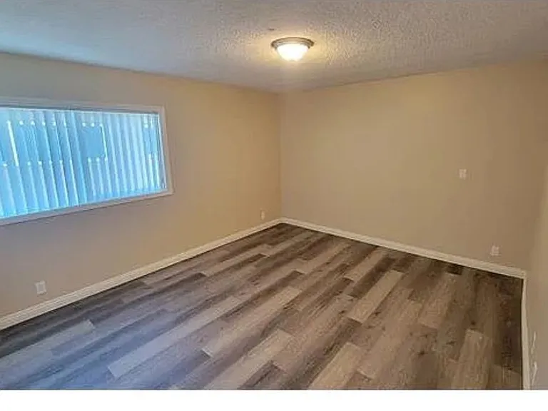 811 Orchid Ct #L — Photo 9