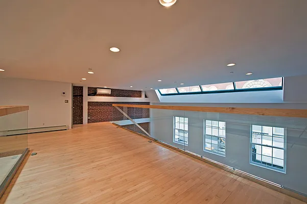 Rented by Nest Seekers International | media 18