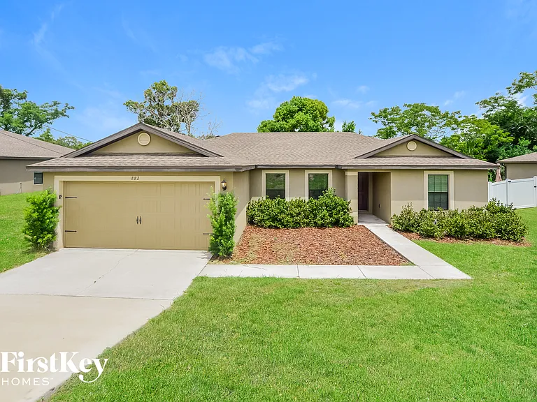 882 N Fairbanks Dr — Photo 1