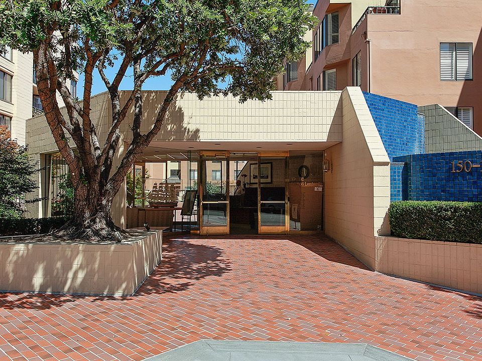 The entrance of 150 Lombard