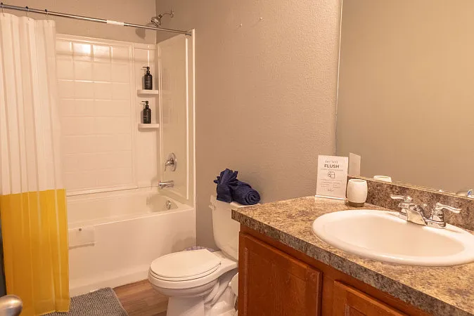 4 bed, 2045 sqft, $5,000 — Photo 2