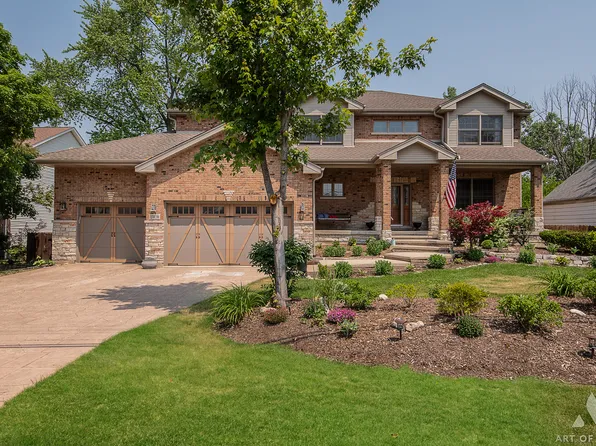15W330 Concord St, Elmhurst, IL 60126