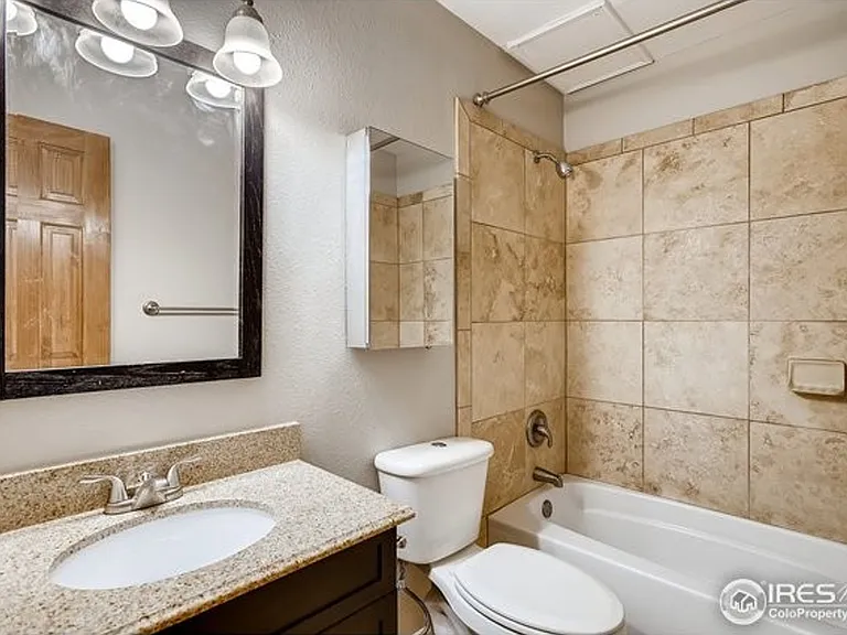 1860 Walnut St #2 — Photo 15