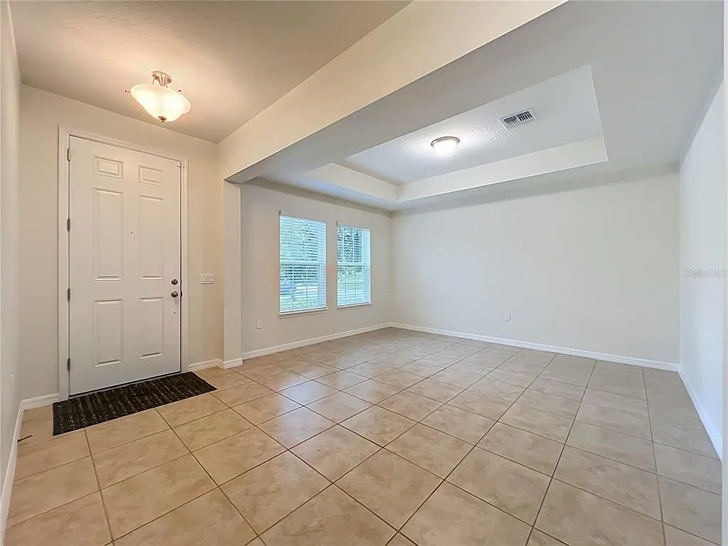 5 bed, 3.5 bath, 3088 sqft, $3,200 — Photo 4