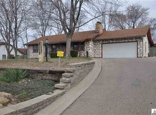 2130 SE 37th St, Topeka, KS 66605