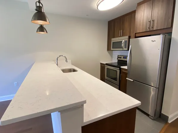 100 Marshall Street image 3 of 9