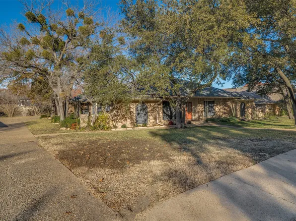 1405 Carriage Ln, Garland, TX 75043