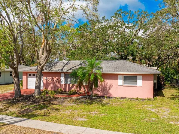 2831 Mayflower St, Sarasota, FL 34231