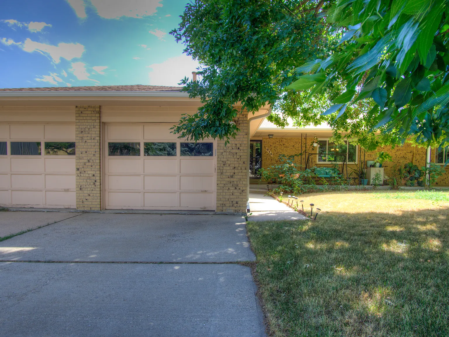 4 bed, 2200 sqft, $2,850 — Photo 1