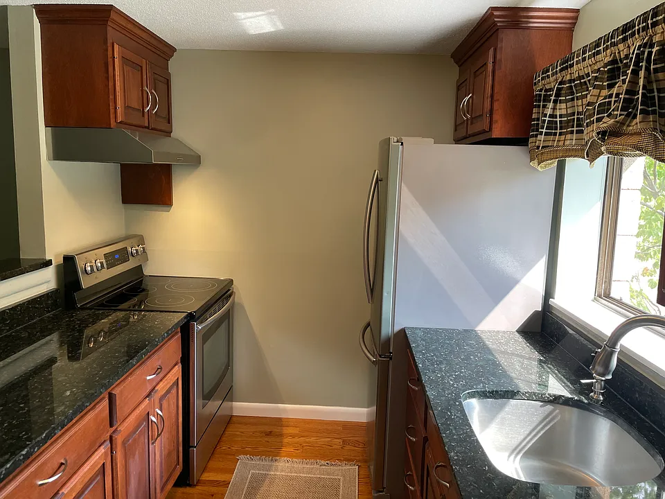 42 N Main St #48