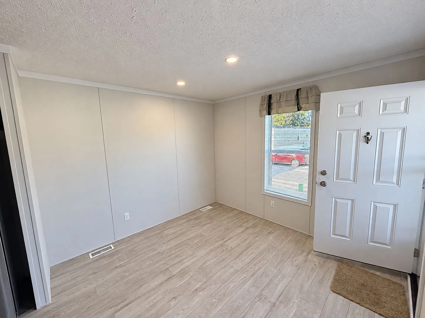 Must-See Porch Model! — Photo 2