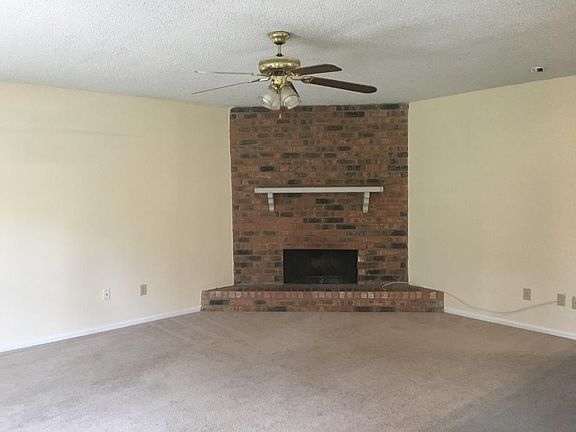 2nd image of 601 Deerwood Dr