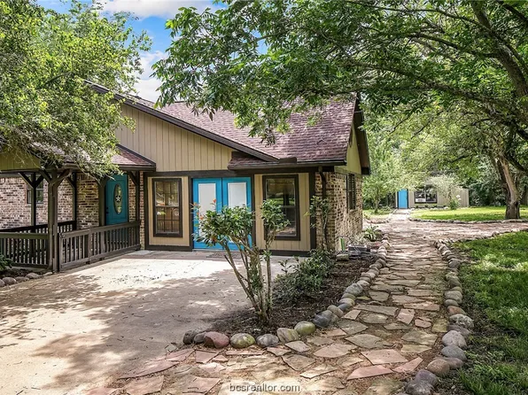 3225 Park Ln, Chappell Hill, TX 77426