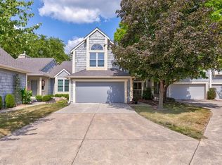2433 81st Cir, Urbandale, IA 50322