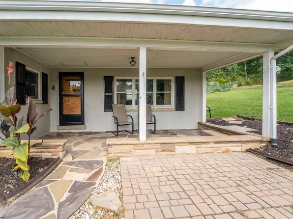 133 Cryster Ln, Morgantown, WV 26508