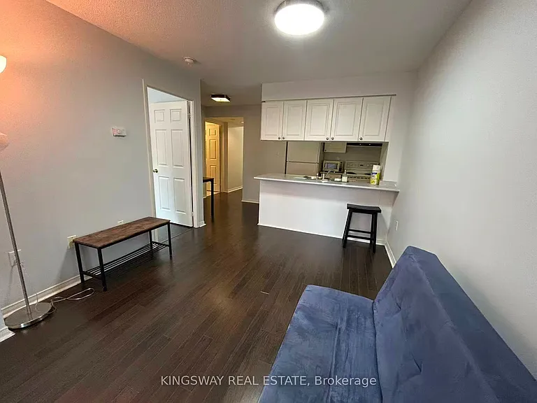 887 Bay St #301 — Photo 7