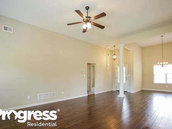 3rd image of 4633 Shinault Ln