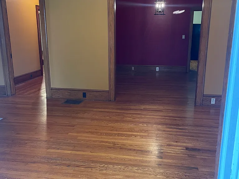 1016 Carolina Ave — Photo 4
