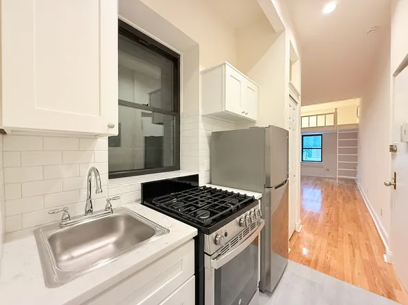 316 East 34th Street image 1 of 7