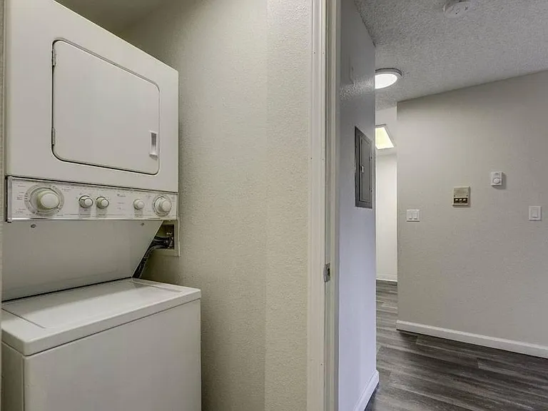 10710 Evergreen Way — Photo 9