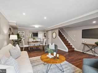 3 Hamilton Cir, Philadelphia, PA 19130