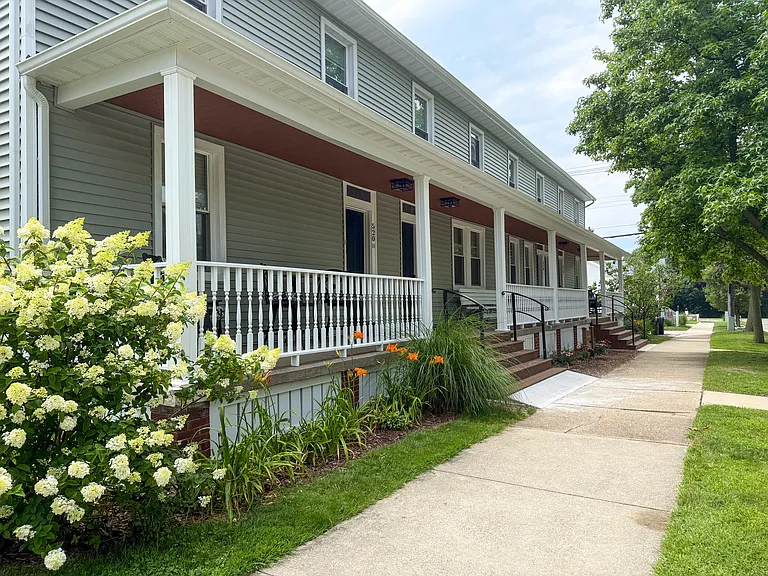518 Park St — Photo 1