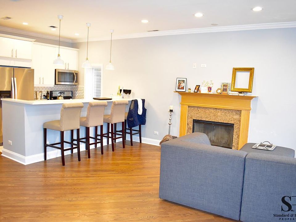 1st image of 2506 N Greenview Ave #2