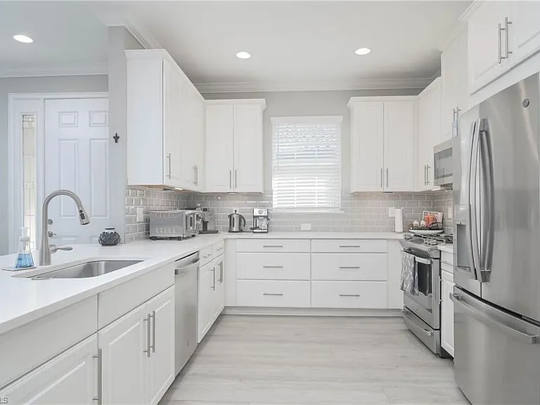 8013 Calle Canovas Ct — Photo 9